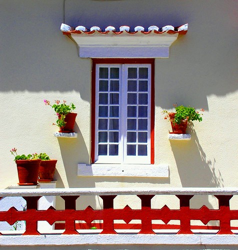 light red summer plants white house green portugal window colors outdoors four photography afternoon exterior bright balcony details 4 sintra clarity nobody pots simplicity vase typical colares praiadasmaçãs blueribbonwinner mywinners abigfave