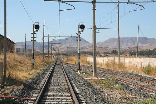 italy enna rail railway sicily signal sicilia trenitalia ferroviedellostato agira raddusa goldenheartofsicily cuticchi