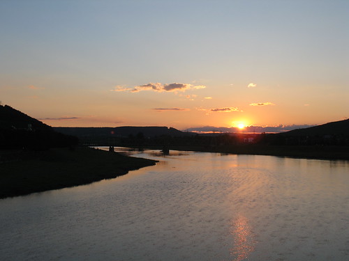 sunset sun reflection water river unitedstates northamerica newyorkstate fingerlakes americas corning 2014 chemungriver steubencounty