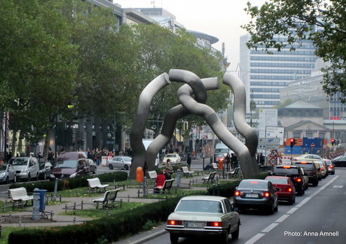 The Divided Berlin, sculpture