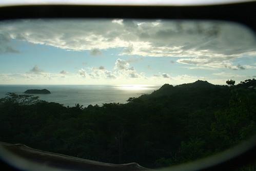 ocean black water sunglasses costarica iso400 f10 pacificocean centralamerica quitos 17to85mm