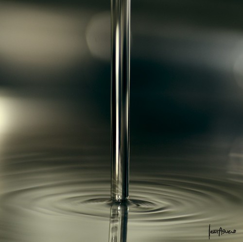 macro reflection water ripple quality wave fluid dslr liquid 25faves sonyalpha dslra100 alpha100 p1f1 superhearts