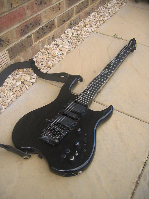 Photo：1991 Steinberger Sceptre electric guitar By tawalker