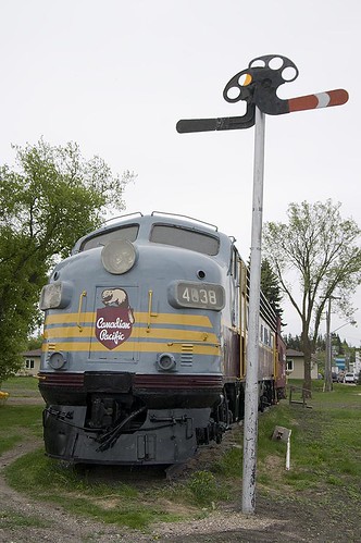 pentax railway trains manitoba locomotive cpr 2010 f7 canadianpacificrailway emd minnedosa 1645 k20d