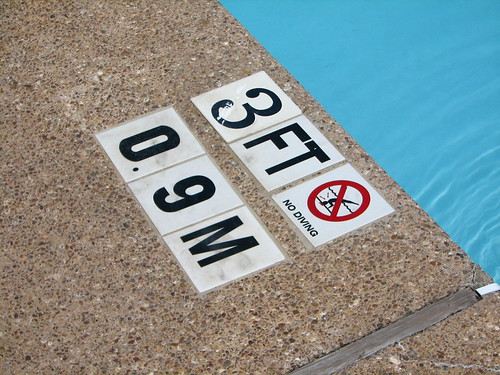 hotel texas waco tx motel poolside i35 swiming 2007 econolodge margaritasalsafestivalweekend