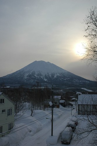 snow japan sunrise snowboarding hokkaido powder niseko mtyohtei