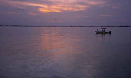 ocean sunset red water yellow island boat fishing nikon paradise florida dusk violet sanibel tomalu naturesfinest supershot d80 naturefinest