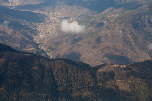 travel mountain mountains travelling clouds iso100 airport bhutan everest himalayas mountainflight mountainrange ∞ 0ev paroairport ¹⁄₂₀₀secatf80 ef100mmf28lmacroisusm