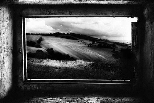 bw italy window monochrome rural landscape countryside bn hills finestra campagna marche paesaggio colline marcheshire