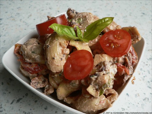 Tortelloni salad with ricotta