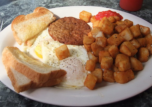 food newyork breakfast unitedstates ketchup toast sausage diner eggs margaretville hasbrowns bunncone