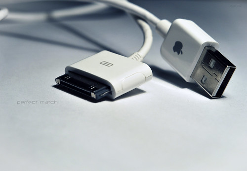 bw macro apple digital 50mm wire nikon ipod wires techno d60 perfectmatch galok