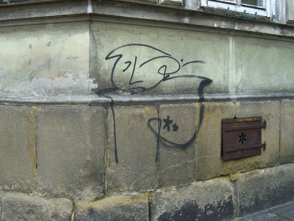streetart | character | krakow 2007