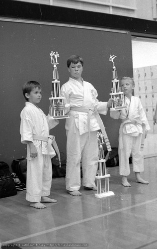 scan aoinagi karate competing in fumio demura orange coast college karate tournament us california costa mesa kodak 5053 roll a 0013.16Gray raw.png