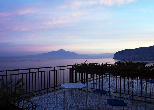 sunset italy seascape sunrise d50 landscape geotagged volcano hotel nikon europe italia balcony sorrento ambasciatori geo:lat=4063072 geo:lon=14383153