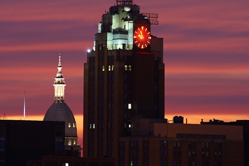 sunset building tower skyline long exposure downtown state michigan tripod lansing capitol canonrebelxt telephotolens boji canon75300mmf456iiiusm