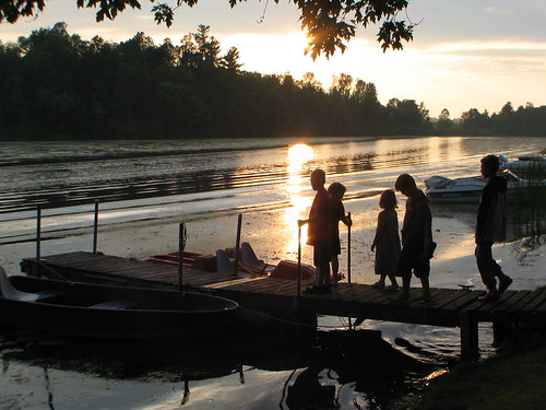 family sunset ontario canada kids river children boat interestingness dock play cousins niece paddleboat motorboat kemptville newphew rideauriver froghunting cans2s kemptvillecreek northgrenville