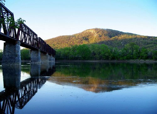 pictures railroad bridge light sunset terrain cliff mountain reflection abandoned water train river photography mirror photo day image cloudy photos pennsylvania profile picture rr pa photographs photograph valley ledge campbells lv susquehanna lehigh susquehannariver pittston campbels coxton lehighvalleyrailroad campbellsledge