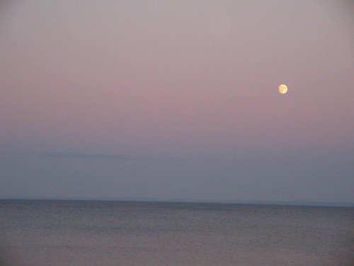 sunset moon lake beach up paradise michigan shore upperpeninsula lakesuperior paradisemi michigansupperpeninsula