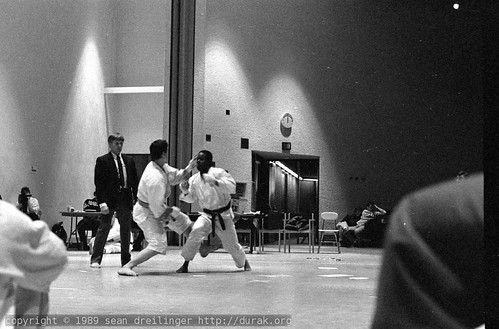 scan 1989 28th aakf nationals karate tournament umn.edu us minnesota st paul kodak 5054 roll b 0015.16Gray raw.png