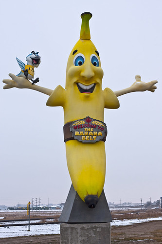 statue belt banana tourist welcometothebananabelt