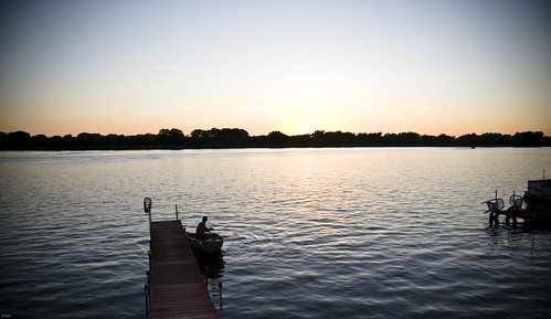 sunset boat dock dusk iowa miller fourthofjuly independence kenny salix brownslake jfravel