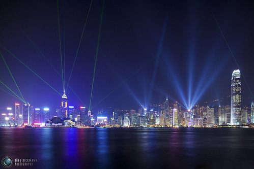 china longexposure topf25 skyline night hongkong lights laser laserbeam tse victoriaharbour symphonyoflights 17mm jörgdickmann canon5dmk2 canontse17mmf4l