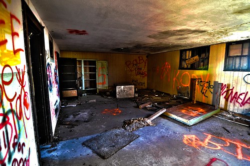 school graffiti decay abandon schoolhouse hdr rusher ryanrusher