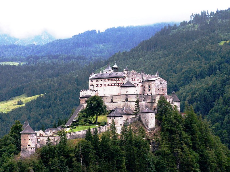 Castorland Hohenwerfen Castle Austria 1000 Piece C-103454-2