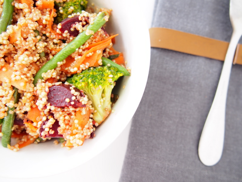 Quinoa with beetroots, broccoli, green beans and carrot