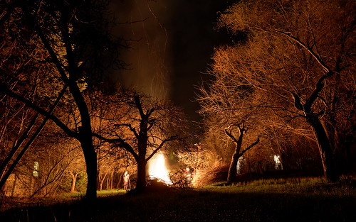 night fire austria bonfire graz eastern osterfeuer gleisdorf