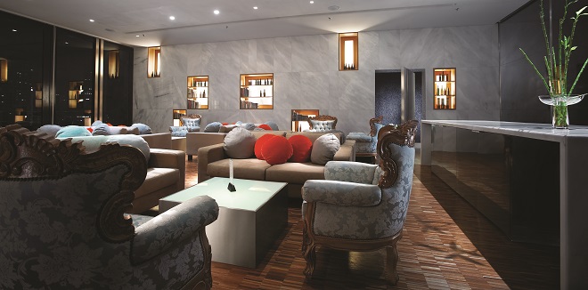 10 Sky Lounge (Interior)