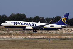 Ryanair B737-8AS EI-FIJ GRO 11/07/2015