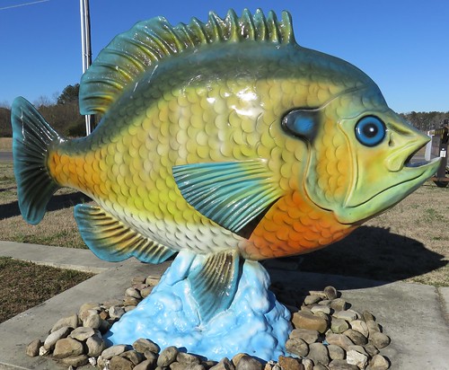 fish animals al centre alabama statues bream roadsideamerica cherokeecounty