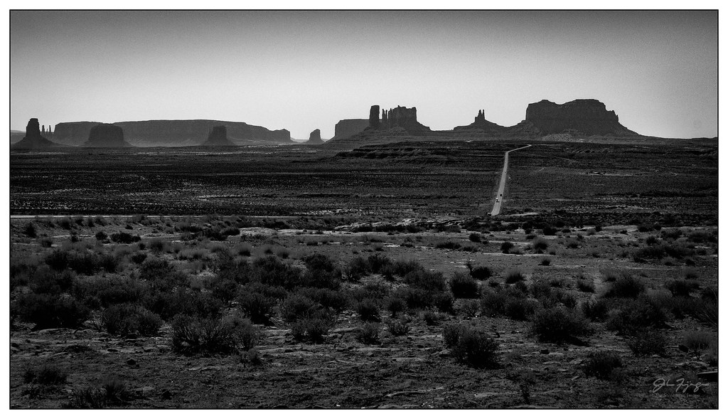 Road To Monument Valley