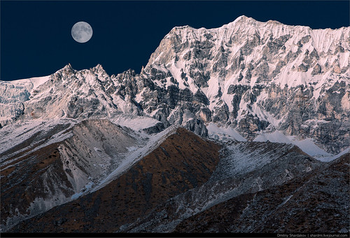 nepal moon india ngc glacier np peaks sikkim natgeo ramche yalung koktang lelep