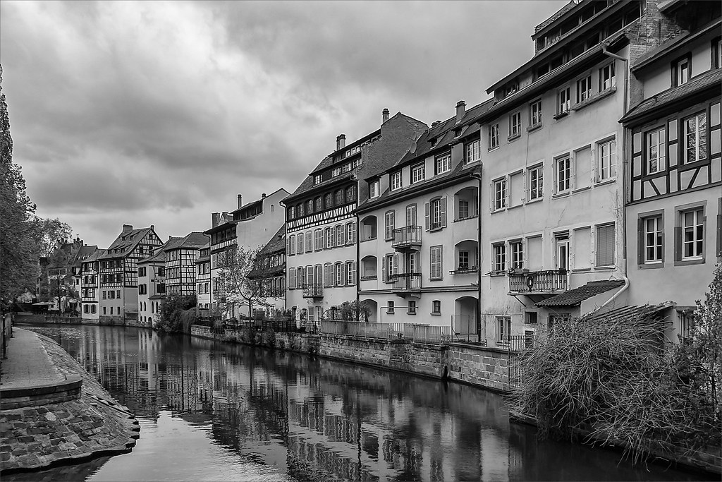 Strasbourg, flânerie au long de l'Ill 26626549606_c0d627b8d9_b