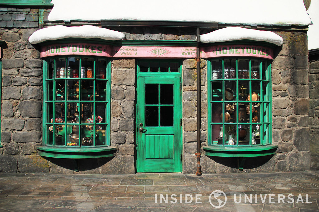 The Wizarding World of Harry Potter at Universal Studios Hollywood - Honeydukes