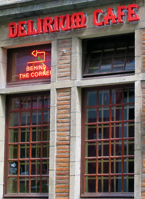 The entrance is around the corner if you want to get into the Delirium Café Pub in Brussels, Belgium