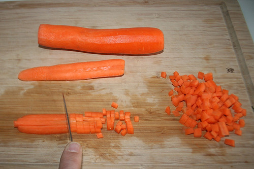16 - Möhren würfeln / Dice carrots