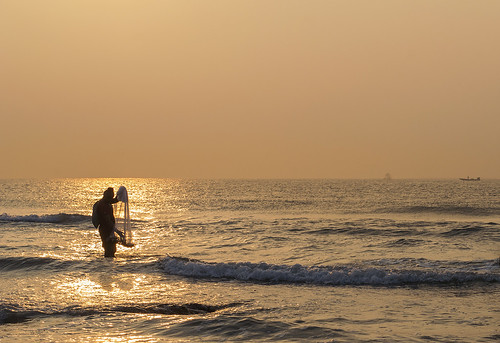 ocean morning sea india sunrise golden boat fishing fisherman horizon earlymorning andhra vizag fishingnet bayofbengal andhrapradesh vishakhapatnam