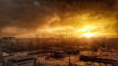 sky urban orange sun mist yellow fog sunrise fire phone apocalypse rays drama snapseed