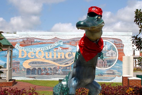 sculpture art statue mural louisiana alligator anthropomorphic dequincy