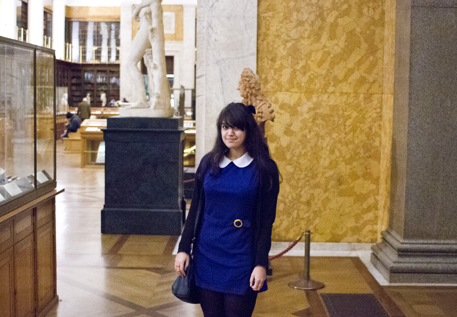 british museum, britishmuseum, the british museum, british museum london, artifacts at british museum, london, museums in london, london museums, things to do in london, blue dress, pop boutique, vintage, blue bow, american apparel
