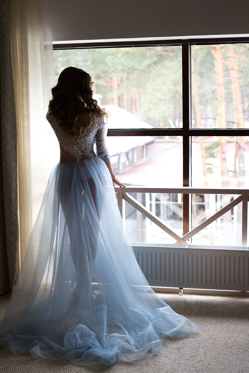 A blue wedding boudoir | fabmood.com