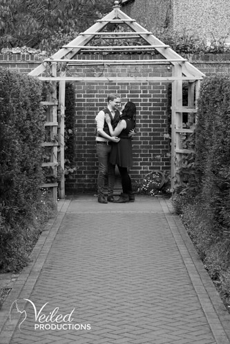 Jamie and Alex Wisley Gardens Engagement Photo Shoot