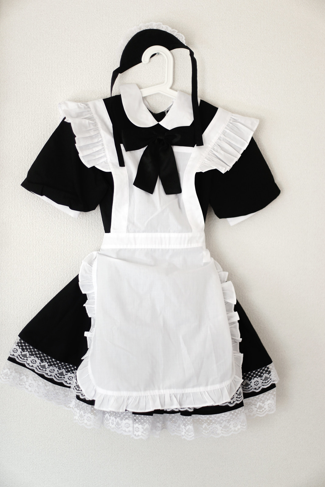 maid costume.