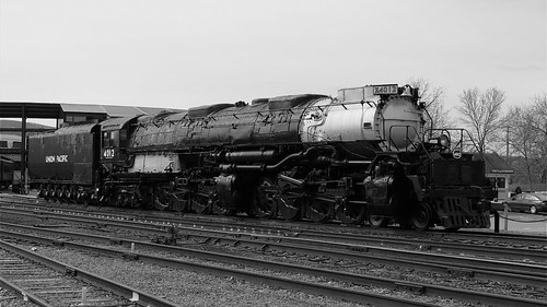 844steamtrain up union pacific big boy 4012 steam engine train locomotive hdr landmark science technology history railroad railway travel tourism adventure events transportation flickr flickrelite black white photo canon powershot sx40 hs digital video camera cliche saturday photography museum steamtown scranton pennsylvania national historic site outdoor display metal machine 4884 alco biggest largest heaviest america most popular favorite favorited views viewed youtube google redbubble trending relevant