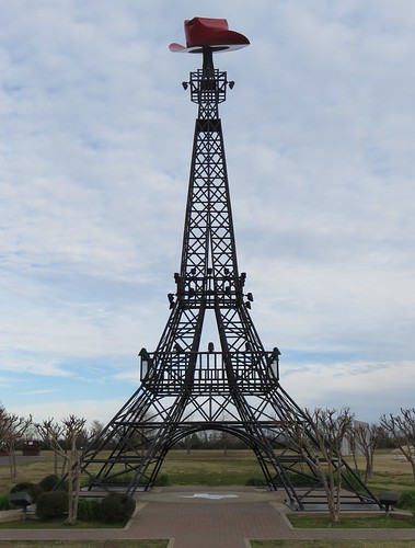 texas tx northtexas lamarcounty paris roadsideamerica eiffeltowerreplica northamerica unitedstates us