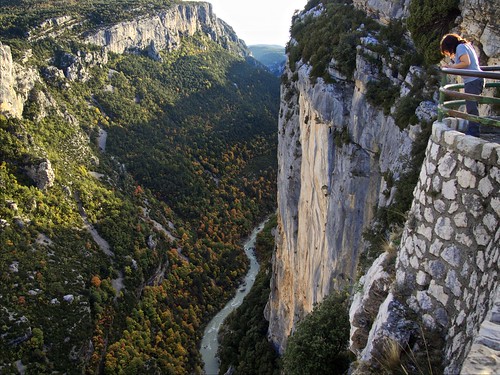 autumn cliff france forest river landscape person lookout canyon autumncolours limestone gorge gorgesduverdon verdongorge